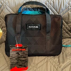 Dakine prima 5L Stella toiletry bag